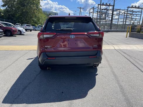 Used 2020 Toyota RAV4 XLE w/ Convenience Package AWD/4WD image 4