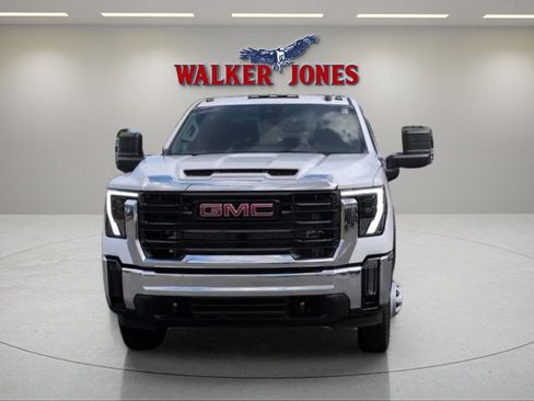 New 2026 GMC Sierra 3500 Pro AWD/4WD image 2