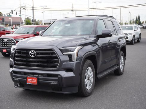 New 2026 Toyota Sequoia SR5 AWD/4WD image 9