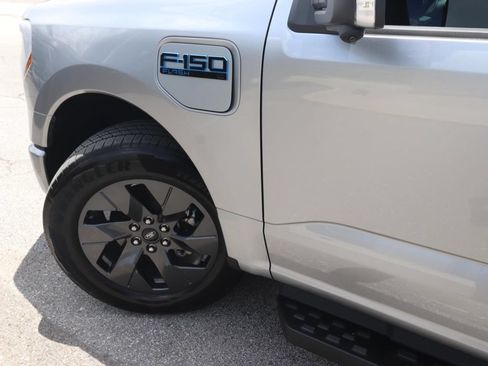Used 2025 Ford F150 Lightning Flash AWD/4WD image 3