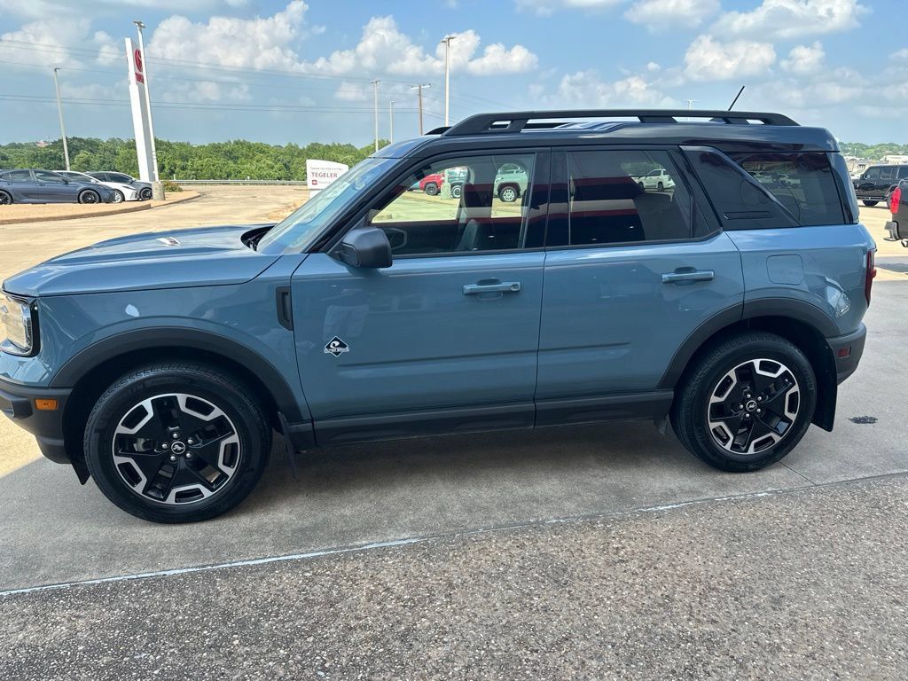 Used 2023 Ford Bronco Sport Outer Banks w/ Tech Package AWD/4WD image 4