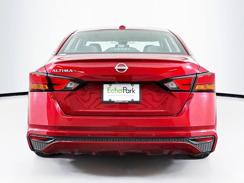 Used 2025 Nissan Altima 2.5 SV image 7