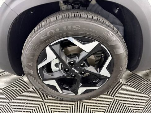 Used 2025 Kia Seltos EX w/ EX Sunroof Package image 11