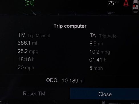 Used 2025 Volvo XC40 B5 Core image 15