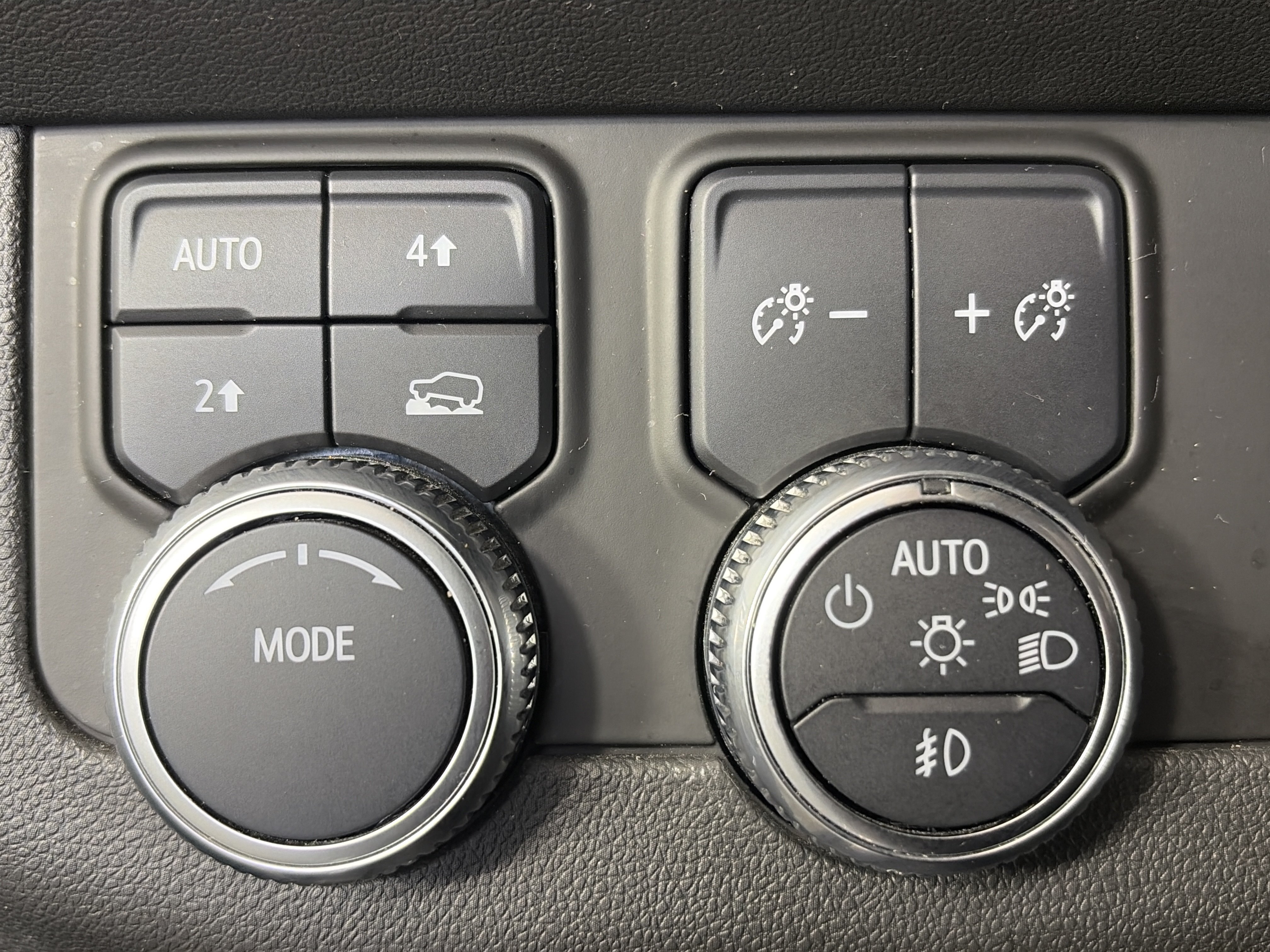 Used 2022 GMC Yukon SLT AWD/4WD image 37