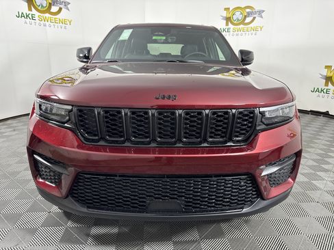 New 2025 Jeep Grand Cherokee Altitude image 3