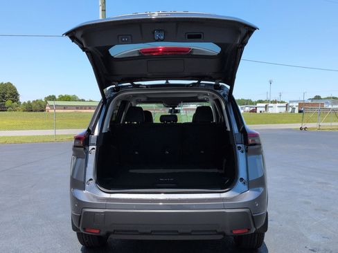 New 2026 Nissan Rogue SV FWD image 32