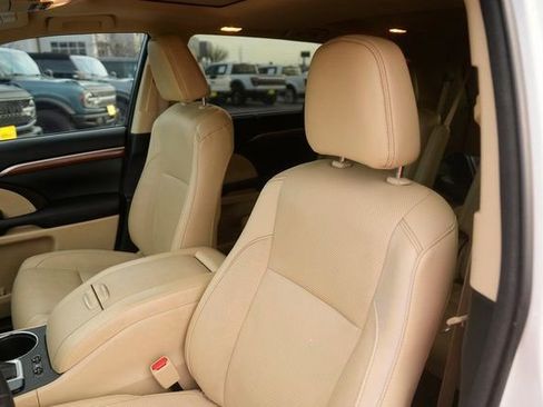 Used 2018 Toyota Highlander Limited image 10