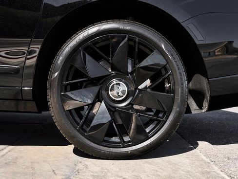 Used 2026 Rolls-Royce Cullinan image 19