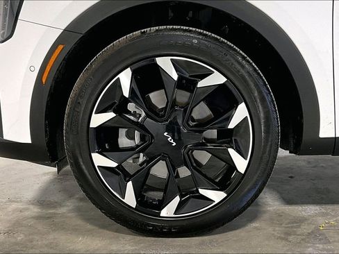 Used 2026 Kia Sorento SX image 11