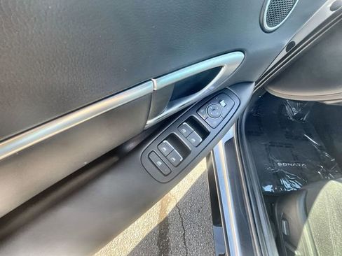 Certified 2024 Hyundai Sonata SEL w/ Convenience Package FWD image 13