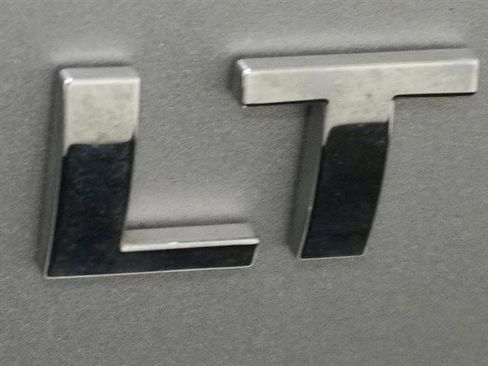 Used 2021 Chevrolet Equinox LT w/ LPO, Floor Liner Package image 39