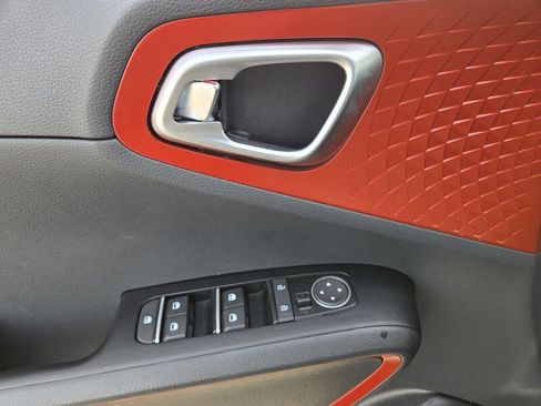 Certified 2025 Kia Soul GT-Line FWD image 17