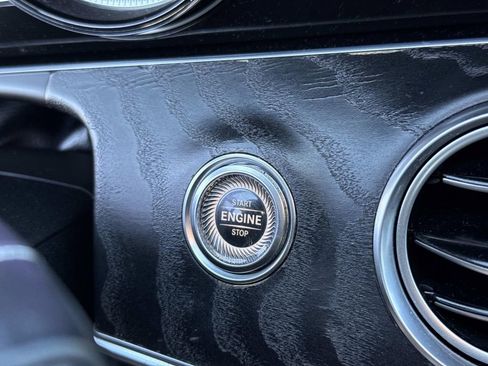 Used 2018 Mercedes-Benz E 300 E 300 image 36