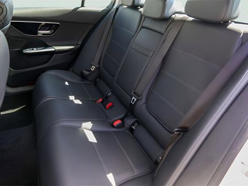 Used 2025 Mercedes-Benz C 300 Sedan image 26