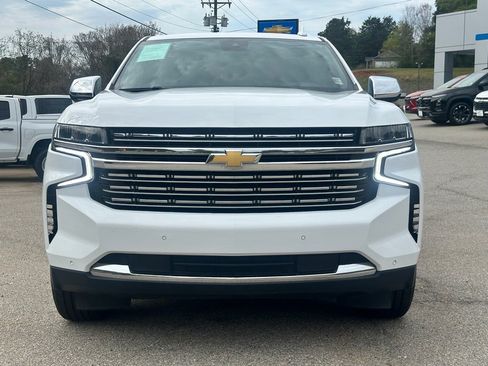 Used 2023 Chevrolet Suburban Premier RWD image 5