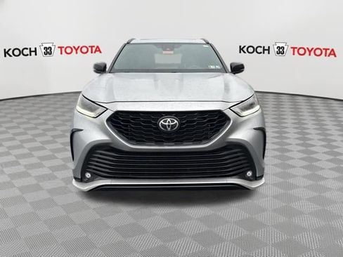 Used 2021 Toyota Highlander XSE image 2