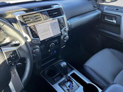 Used 2022 Toyota 4Runner SR5 Premium image 15
