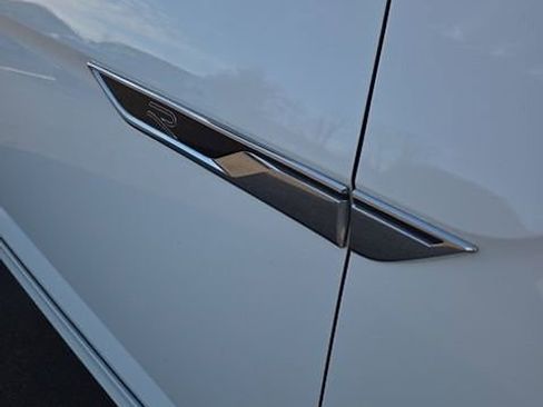 Used 2021 Volkswagen Atlas SE image 4