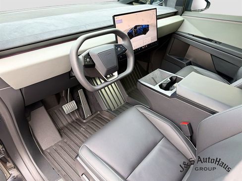 Used 2024 Tesla Cybertruck Cyberbeast AWD/4WD image 9