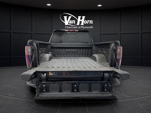 Used 2025 GMC Sierra 3500 AT4 w/ AT4 Premium Plus Package image 16