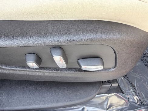 Used 2018 Cadillac XT5 Luxury w/ Driver Awareness Package image 11