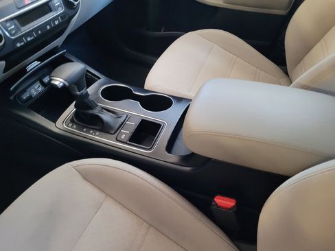 Used 2019 Kia Sorento FWD V6 image 26
