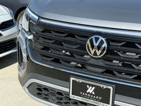 New 2026 Volkswagen Atlas Cross Sport SE FWD image 4
