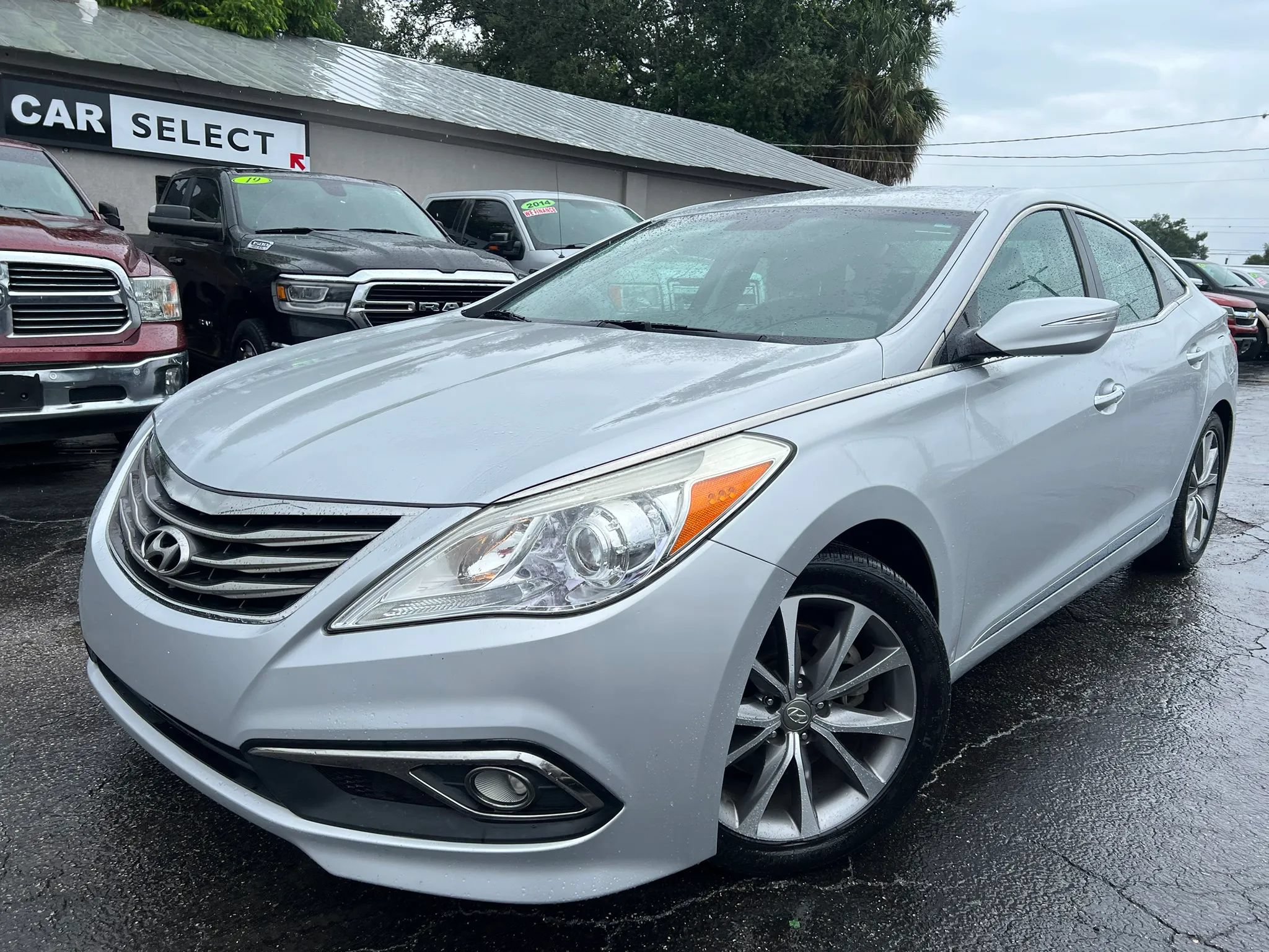 Used 2017 Hyundai Azera FWD image 1