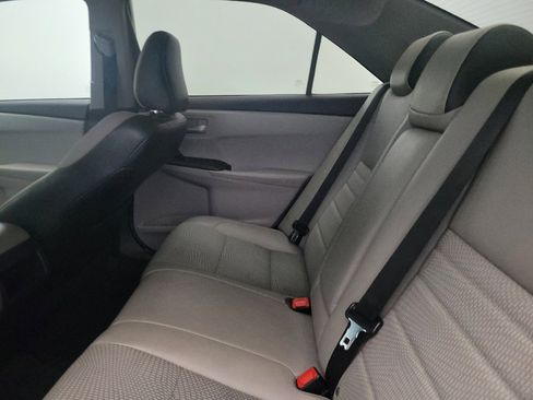 Used 2016 Toyota Camry SE FWD image 18