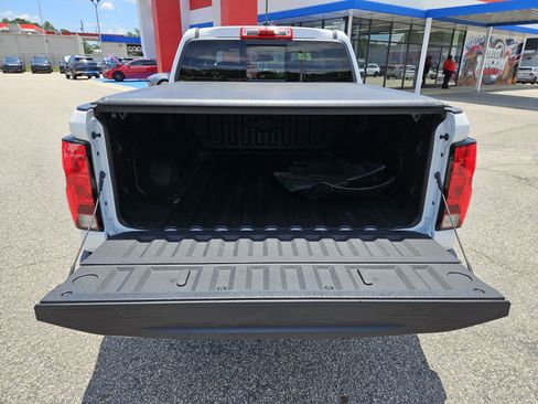Used 2023 Chevrolet Colorado LT w/ LT Convenience Package II AWD/4WD image 18