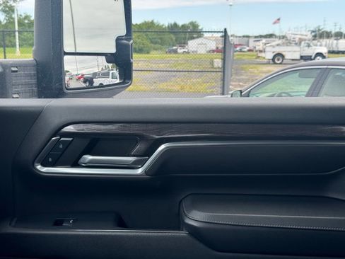 Used 2024 Chevrolet Silverado 2500 LTZ w/ LTZ Plus Package AWD/4WD image 41