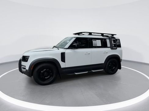 Used 2023 Land Rover Defender 110 S image 4
