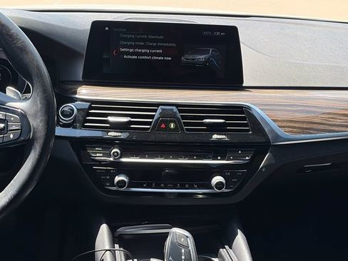 Used 2018 BMW 530e RWD image 13