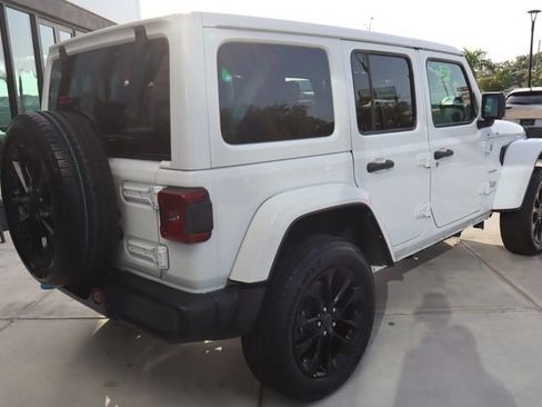 Used 2024 Jeep Wrangler Unlimited Sahara AWD/4WD image 3