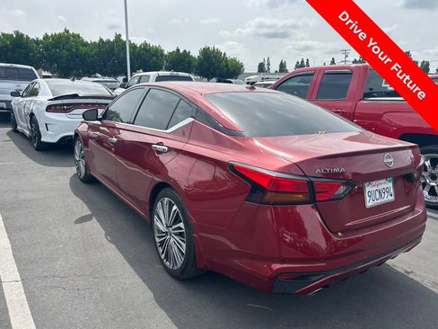 Used 2024 Nissan Altima 2.5 SL FWD image 3