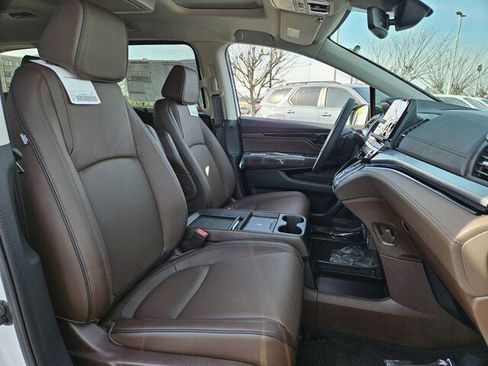 New 2026 Honda Odyssey Touring image 12