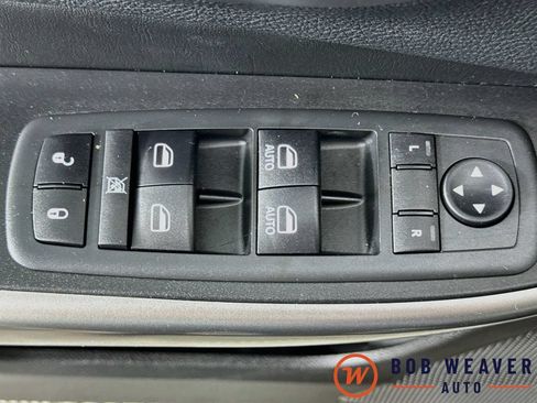 Used 2020 Jeep Cherokee Latitude Plus w/ Comfort/Convenience Group AWD/4WD image 21