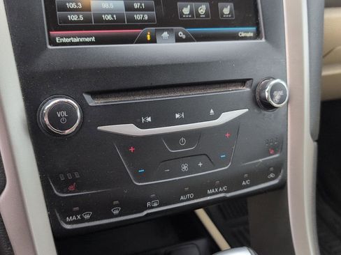 Used 2014 Ford Fusion SE w/ Equipment Group 202A FWD image 26