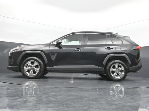 Used 2025 Toyota RAV4 XLE FWD image 36