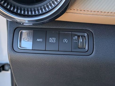 Used 2025 Chevrolet Equinox ACTIV w/ Safety and Technology Package image 38