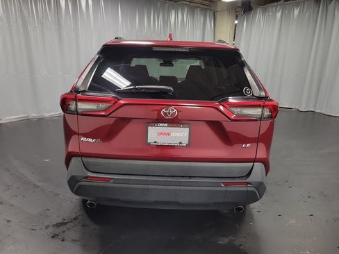 Used 2021 Toyota RAV4 LE FWD image 7