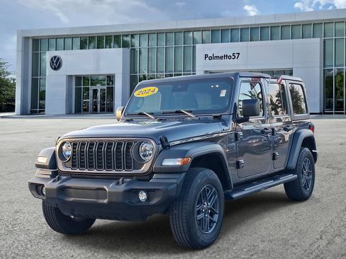 Used 2024 Jeep Wrangler Unlimited Sport AWD/4WD image 3