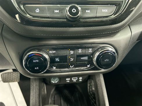 Used 2021 Chevrolet TrailBlazer LT w/ Convenience Package image 16