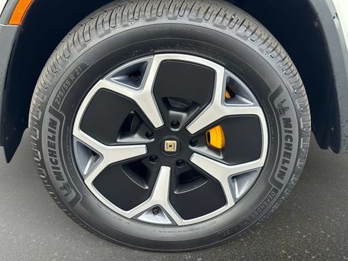 Used 2023 Rivian R1S Adventure AWD/4WD image 9