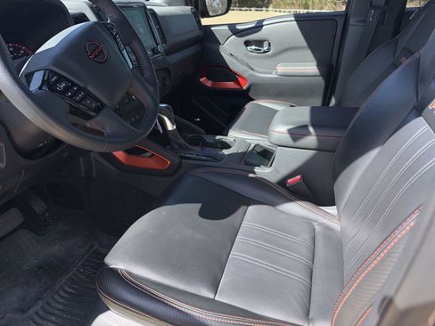 Used 2023 Nissan Frontier PRO-4X w/ Pro-4X Premium Package image 13