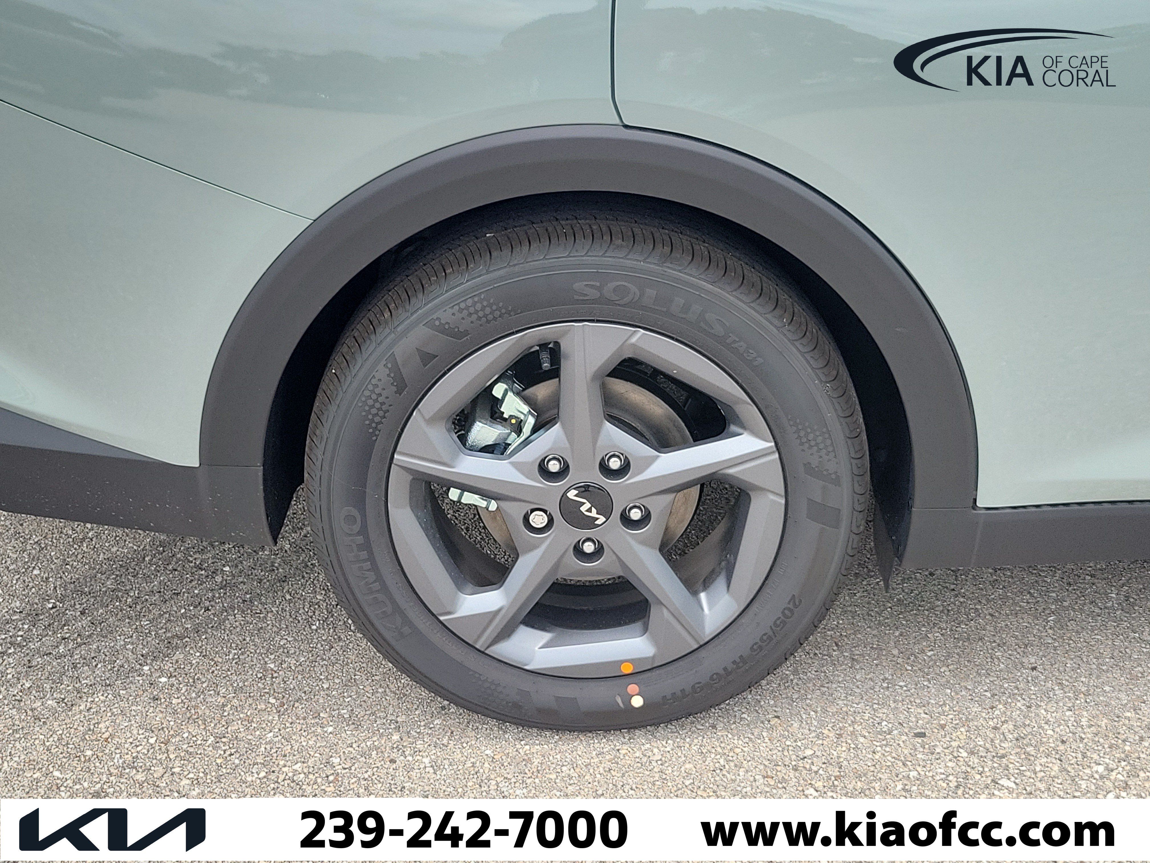 New 2026 Kia K4 FWD image 9