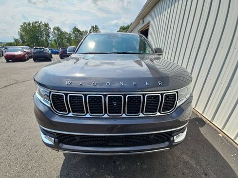 Used 2022 Jeep Wagoneer Series III w/ Rear Seat Entertainment Group AWD/4WD image 2