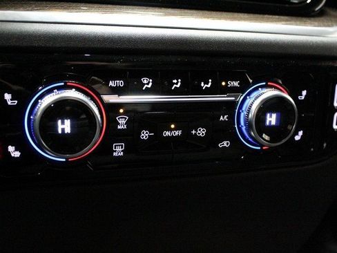 New 2026 GMC Sierra 1500 Elevation image 27