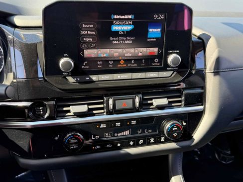 Used 2025 Nissan Pathfinder SV FWD image 19